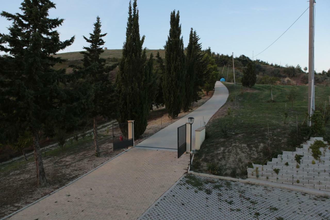 Agriturismo Terra Dei Falchi Castilenti Buitenkant foto