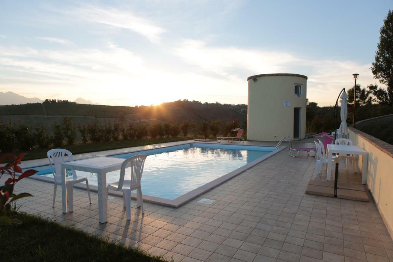 Agriturismo Terra Dei Falchi Castilenti Buitenkant foto